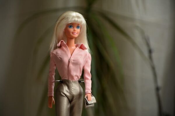 Barbie: En historia och varför hon fortfarande är så populär  